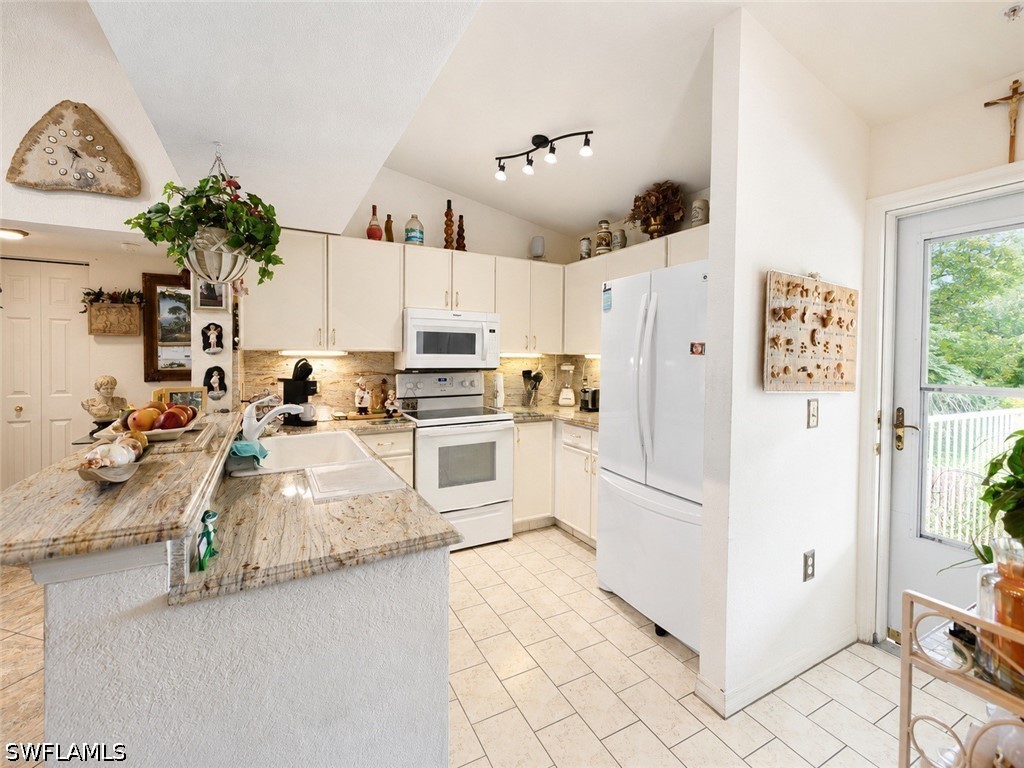 3 Bed Waterfront Home for Sale in Naples, FL, $2,450 — photo 6