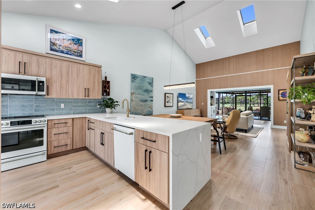 2 Bed Waterfront Home for Sale in Naples, FL, $975,000 — photo 6