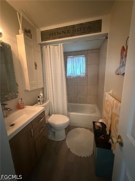 2 Bed Pool Home for Sale in Hyde Park, photo 6