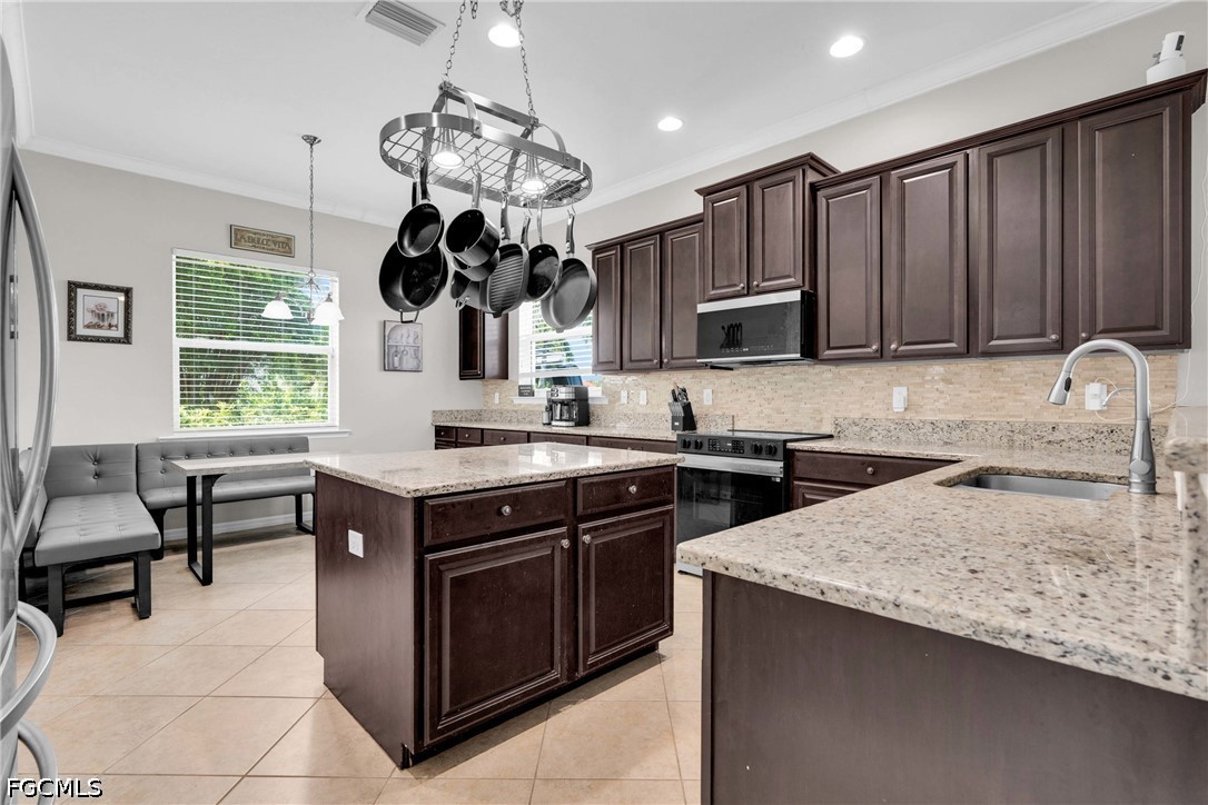 5 Bed Pool Home for Sale in Sandoval, photo 6