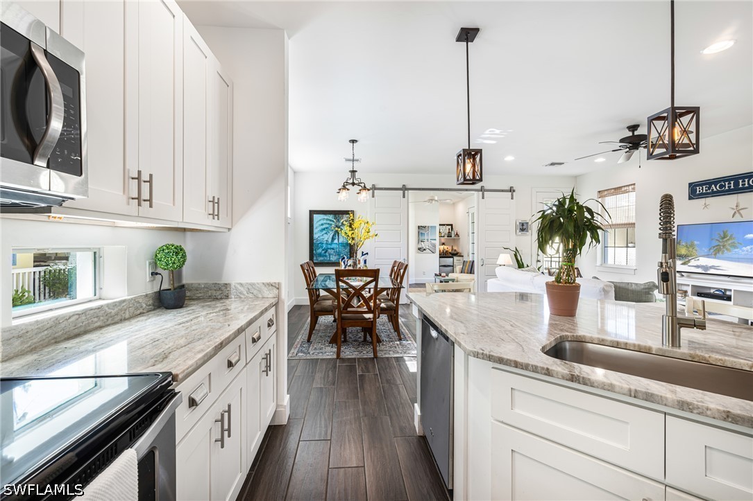 5 Bed SingleFamilyResidence for Sale in Kelly Plaza, FL — photo 6