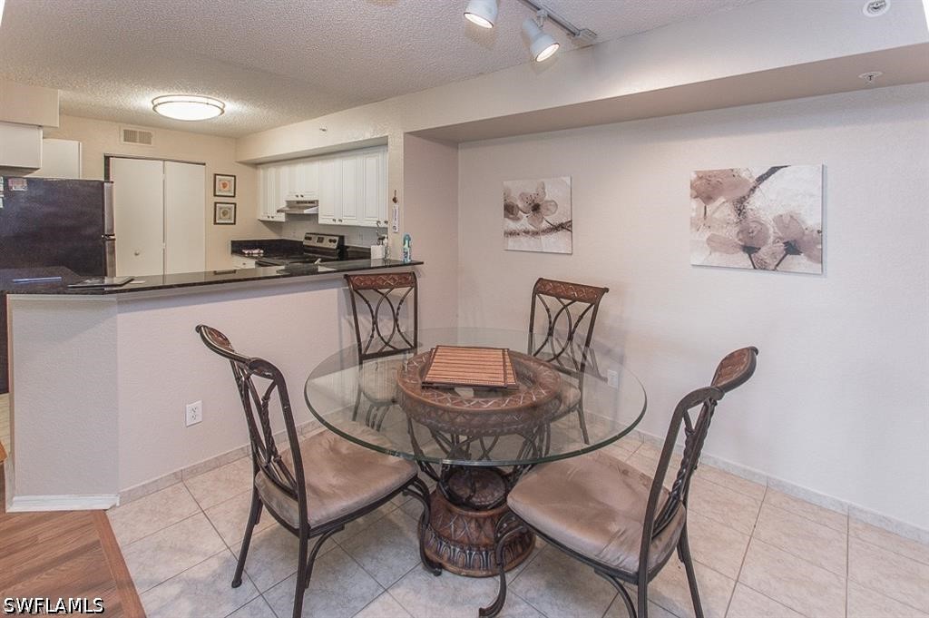 2 Bed Condominium for Sale in Naples, FL, $1,625 — photo 6