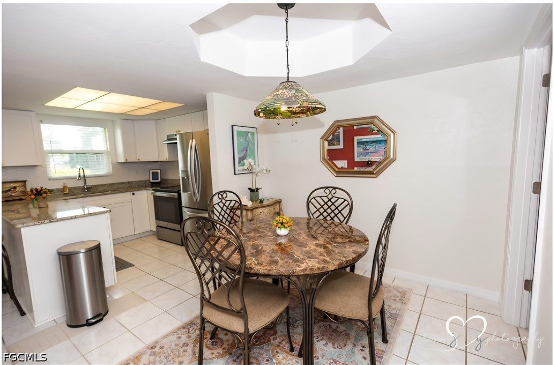 2 Bed SingleFamilyResidence for Sale in Fort Myers, FL — photo 6
