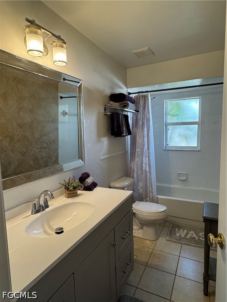 3 Bed SingleFamilyResidence for Sale in Cape Coral, FL — photo 6