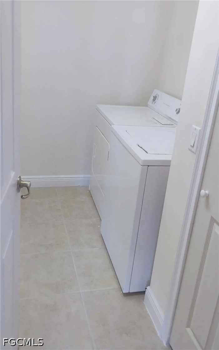 2 Bed Pool Home for Sale in Cape Coral, photo 6