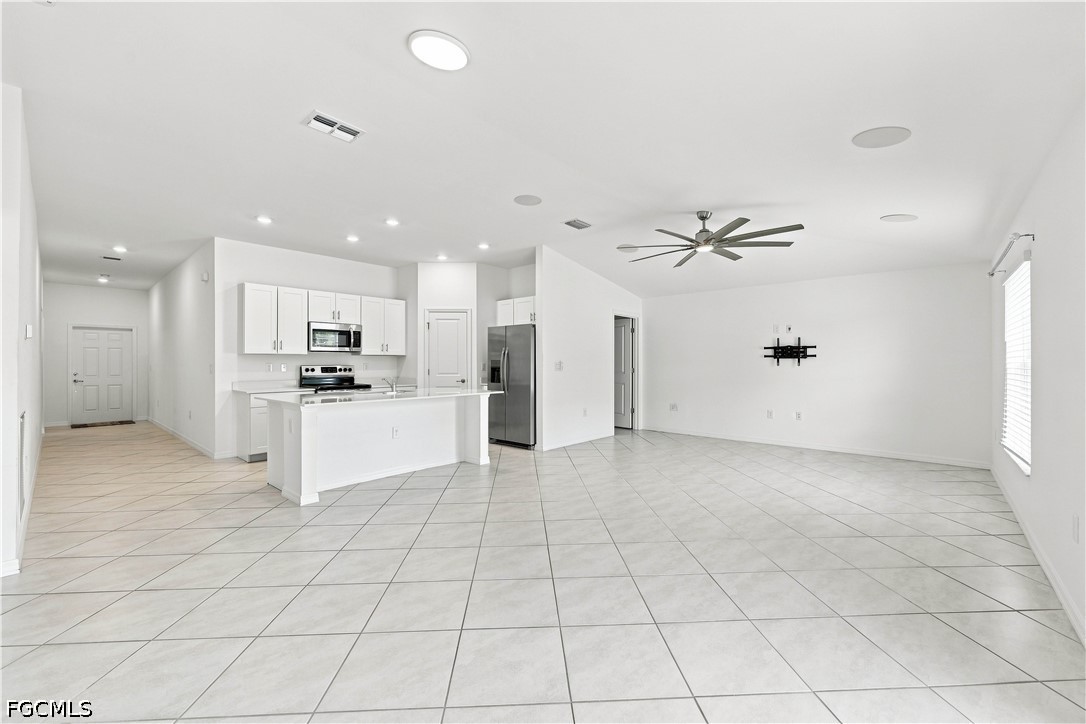 3 Bed SingleFamilyResidence for Sale in Cape Coral, FL — photo 6