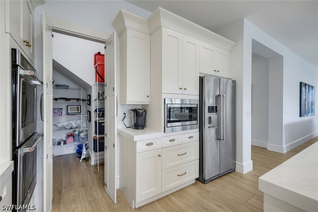 5 Bed SingleFamilyResidence for Sale in Naples, FL — photo 6