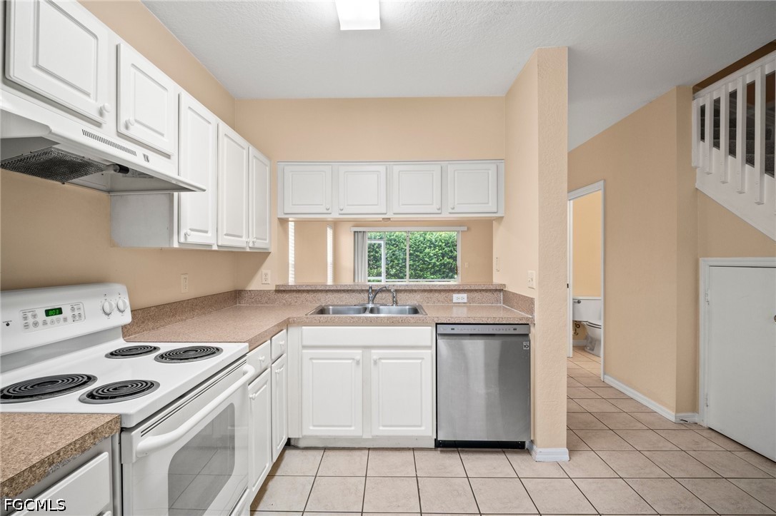 2 Bed Townhouse for Sale in Winkler Estates, FL, $1,400 — photo 6