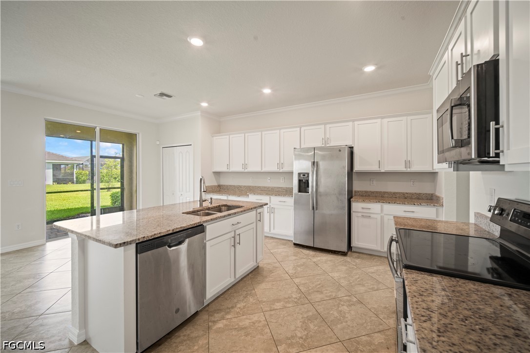 5 Bed SingleFamilyResidence for Sale in Castalina, FL — photo 6