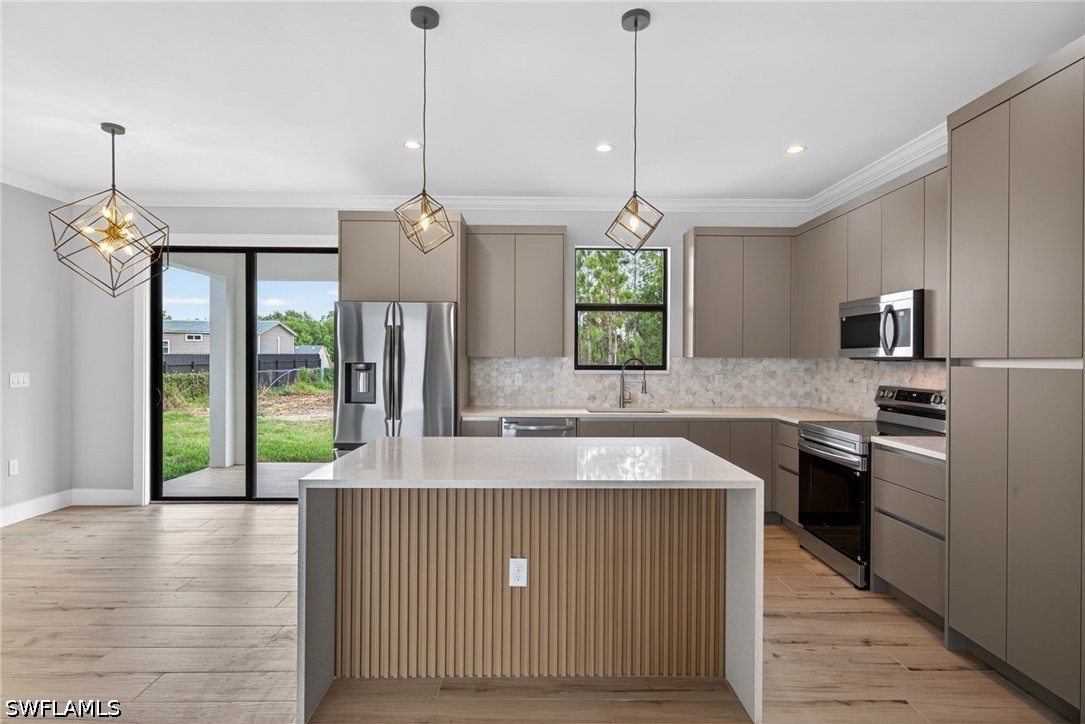 3 Bed SingleFamilyResidence for Sale in Naples, FL, $535,000 — photo 6
