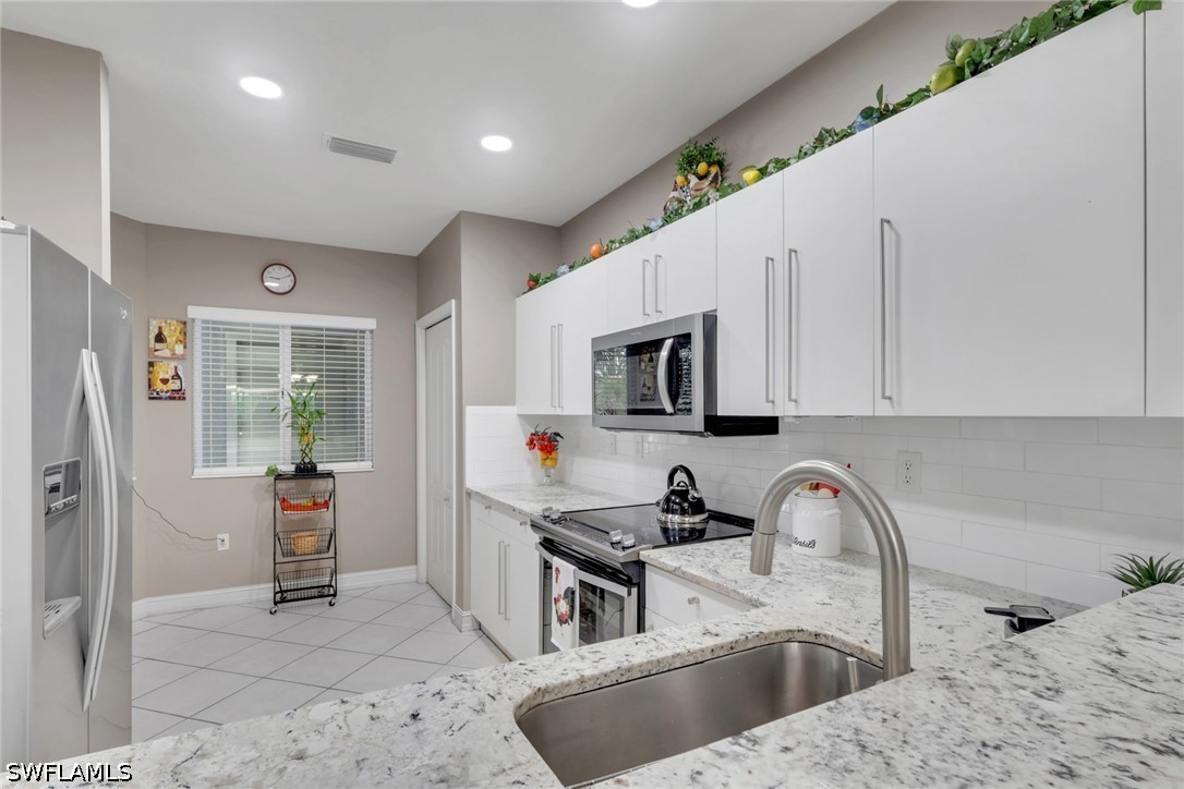 2 Bed Condominium for Sale in Blue Heron, FL, $249,900 — photo 6