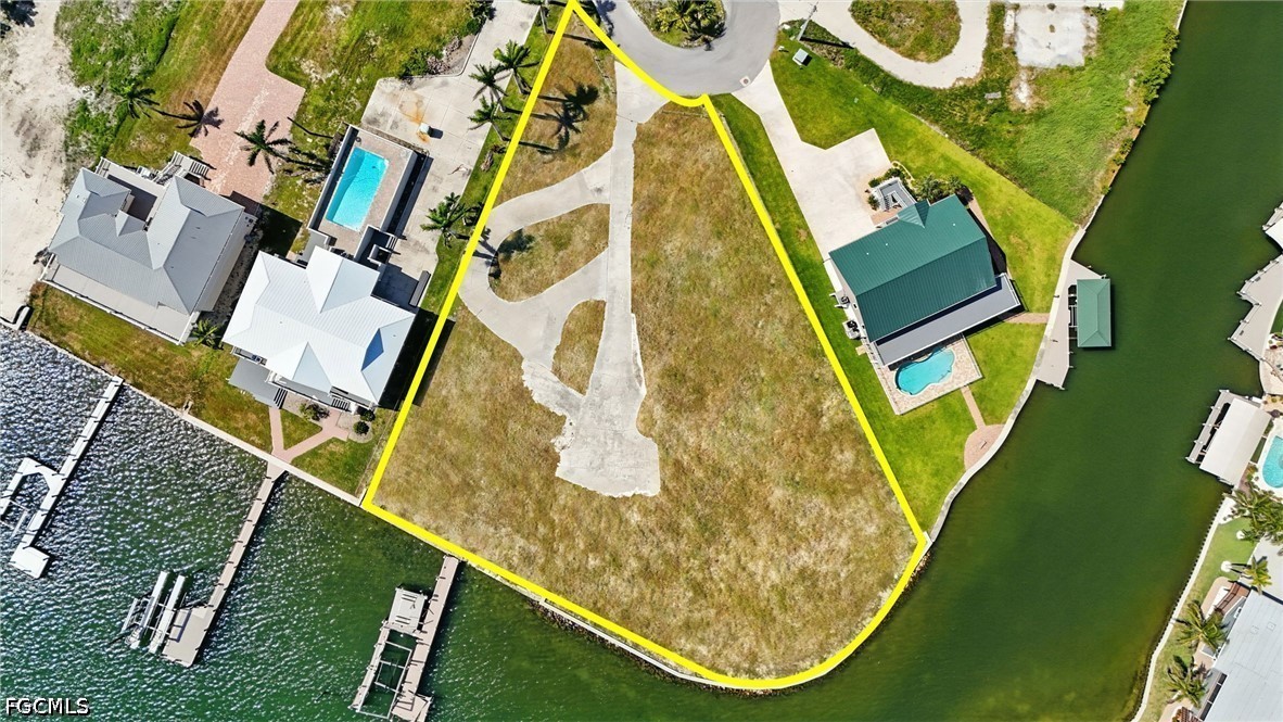 Waterfront Home for Sale in Island Shores, FL, $4,250,000 — photo 6