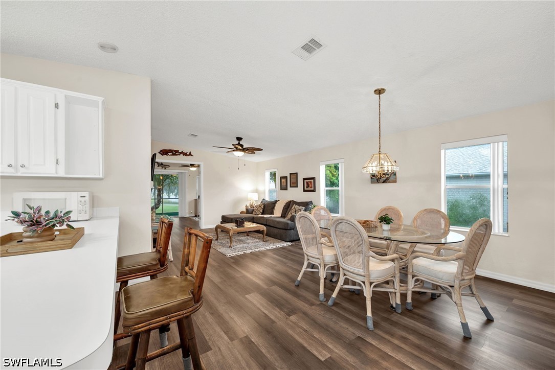 2 Bed SingleFamilyResidence for Sale in Carousel Cove, FL — photo 6
