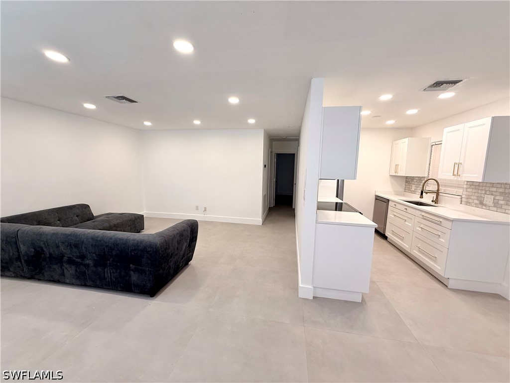 3 Bed SingleFamilyResidence for Sale in Naples, FL, $3,700 — photo 6