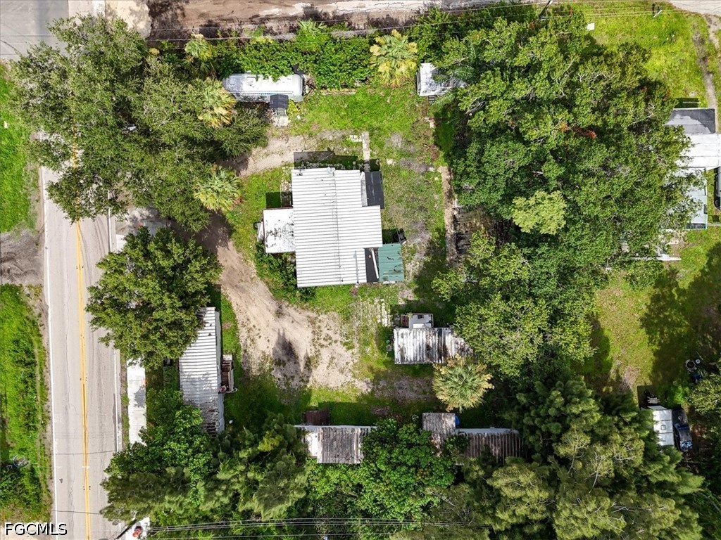 6 Bed SingleFamilyResidence for Sale in Fort Myers, FL — photo 6