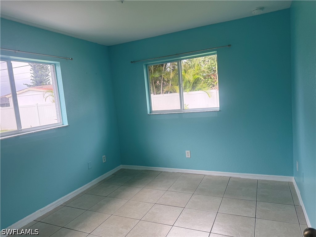 5 Bed SingleFamilyResidence for Sale in Cape Coral, FL — photo 6