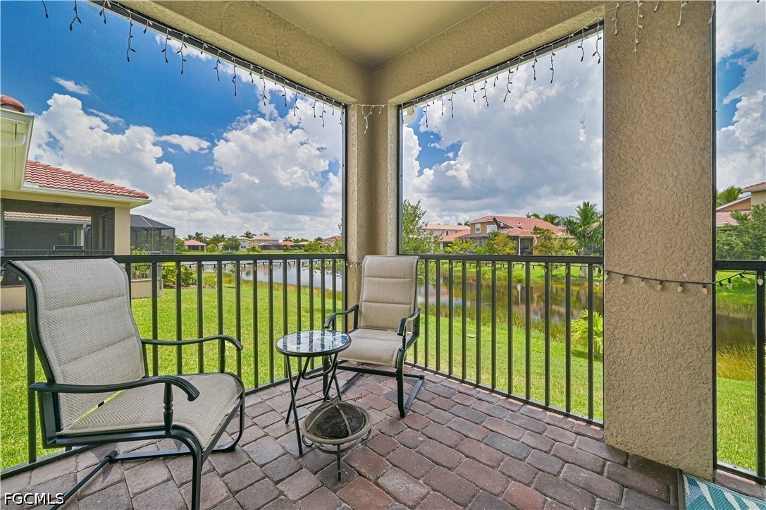 4 Bed Waterfront Home for Sale in Banyan Bay, FL, $394,000 — photo 6