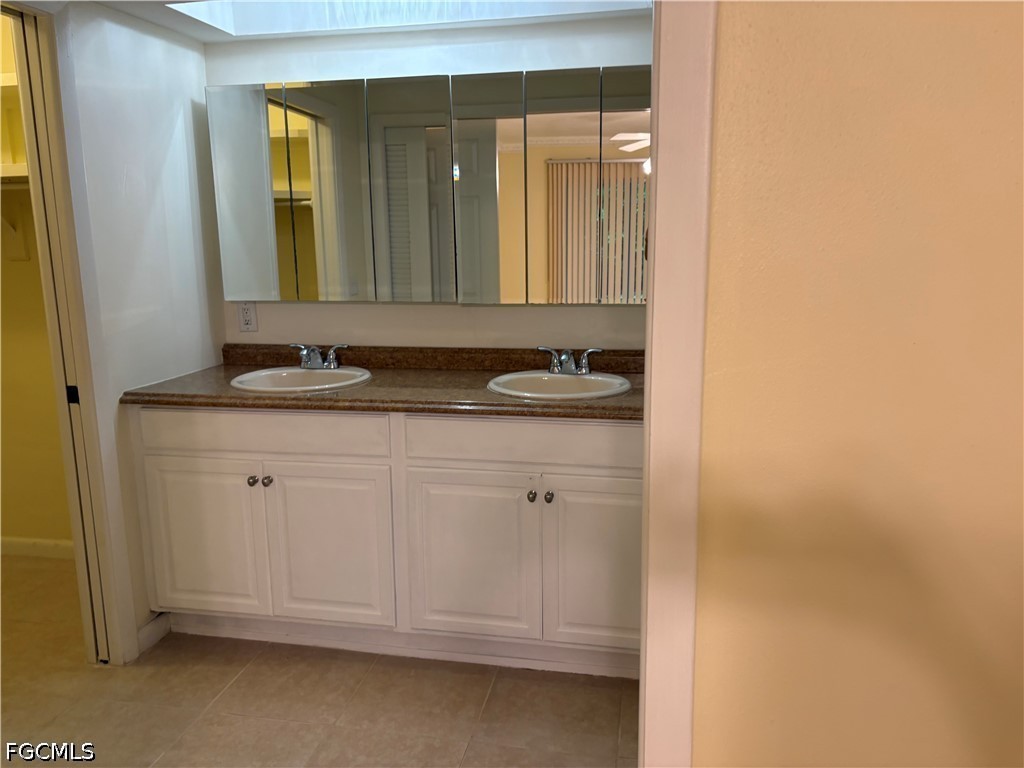 3 Bed SingleFamilyResidence for Sale in Sunset Cove, FL — photo 6