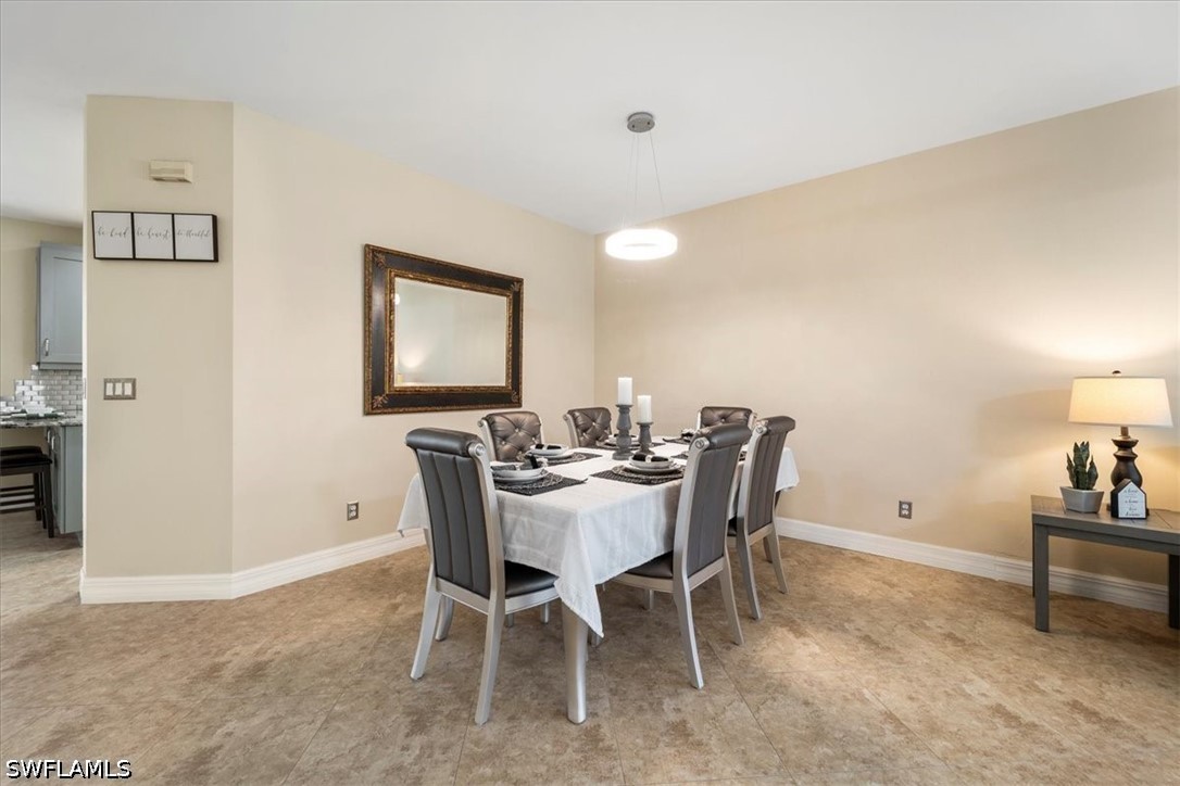 4 Bed SingleFamilyResidence for Sale in Eagle Pointe, FL — photo 6