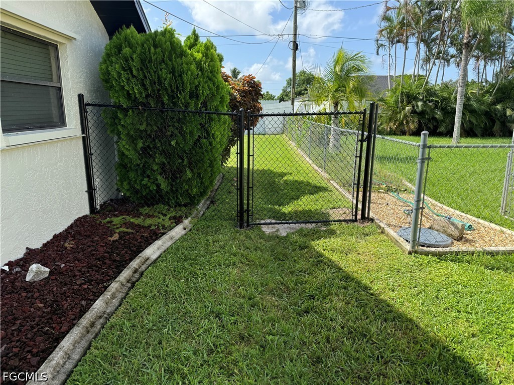 3 Bed SingleFamilyResidence for Sale in Cape Coral, FL — photo 6