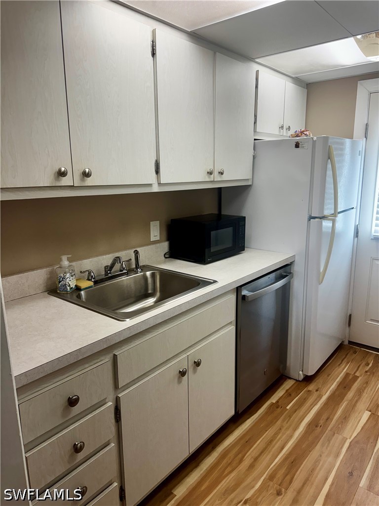 2 Bed Condominium for Sale in Town Manor, FL, $2,400 — photo 6