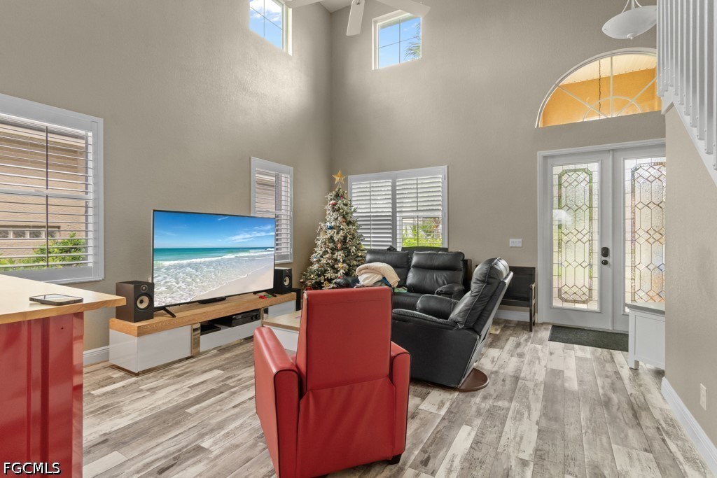 4 Bed Waterfront Home for Sale in Fort Myers, photo 6