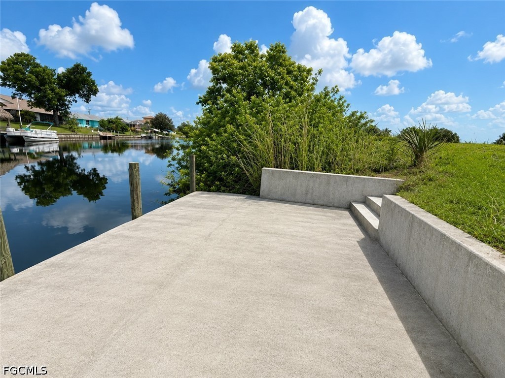 Waterfront Home for Sale in Cape Coral, FL, $140,000 — photo 6