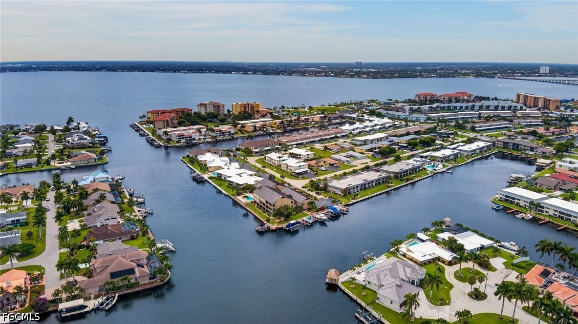 2 Bed Waterfront Home for Sale in Cape Coral, FL, $350,000 — photo 6