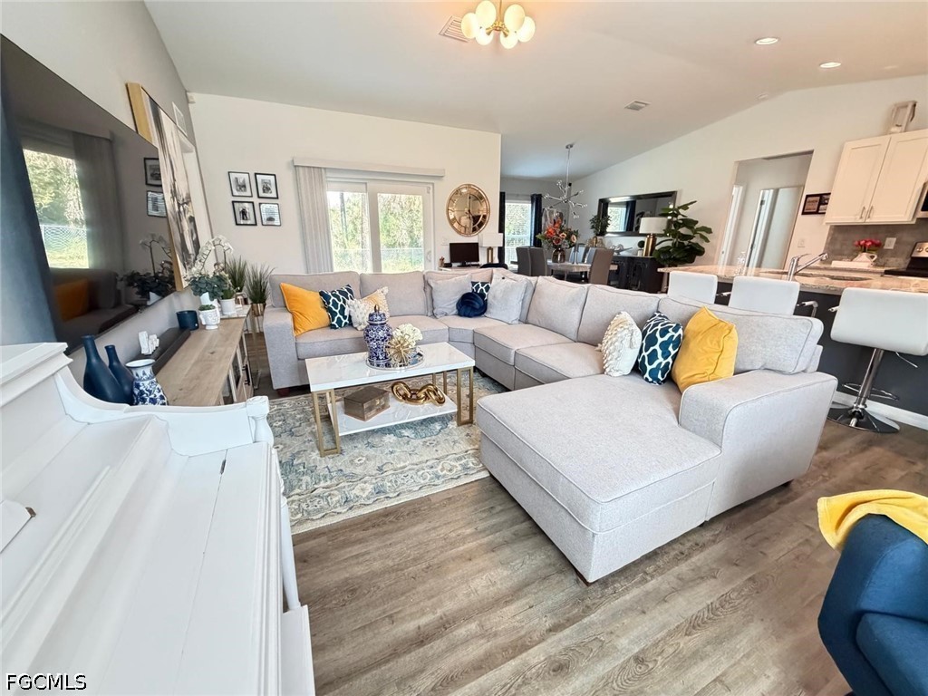 3 Bed SingleFamilyResidence for Sale in Labelle, FL — photo 6