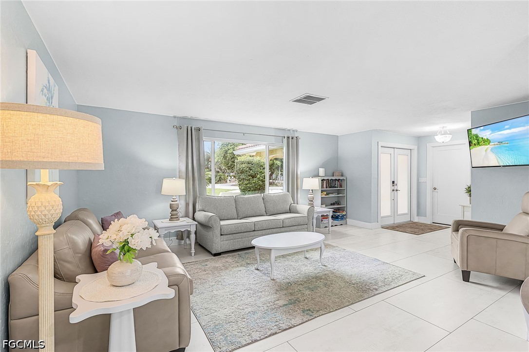 3 Bed Pool Home for Sale in Matlacha Isles, FL, $875,000 — photo 6