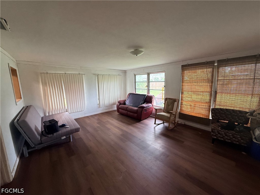 3 Bed SingleFamilyResidence for Sale in North Fort Myers, photo 6