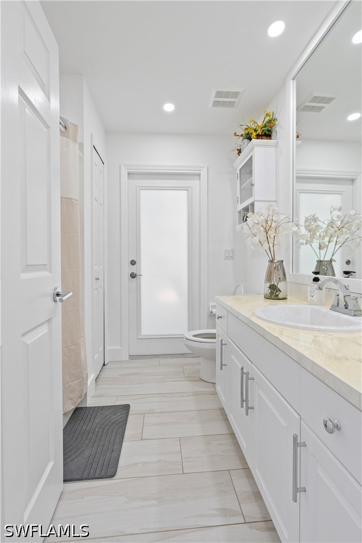 3 Bed SingleFamilyResidence for Sale in San Carlos Park, FL — photo 6