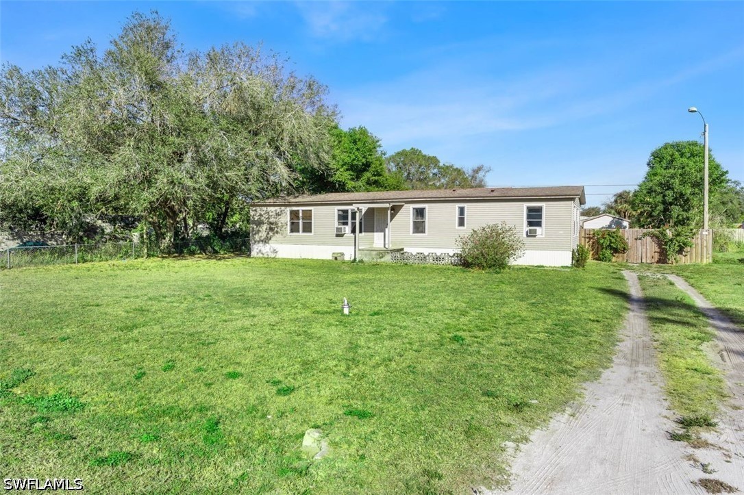 3 Bed ManufacturedHome for Sale in North Fort Myers, FL — photo 6