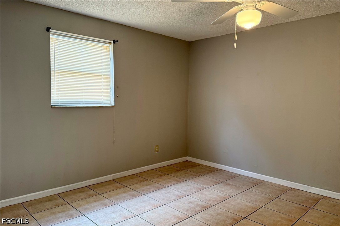 2 Bed Condominium for Sale in Fort Myers, FL, $1,100 — photo 6