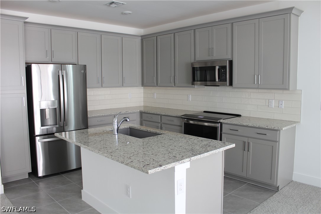 3 Bed Quadruplex for Sale in Villa Maria Condo, FL, $2,800 — photo 6