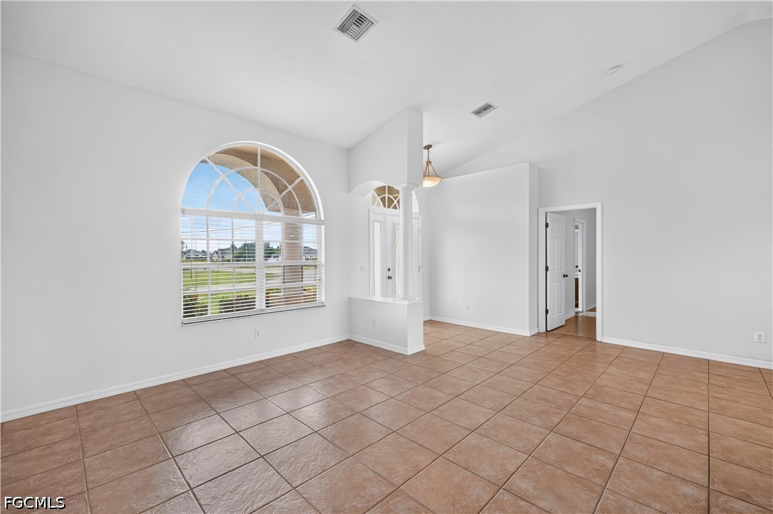 3 Bed Pool Home for Sale in Cape Coral, photo 6