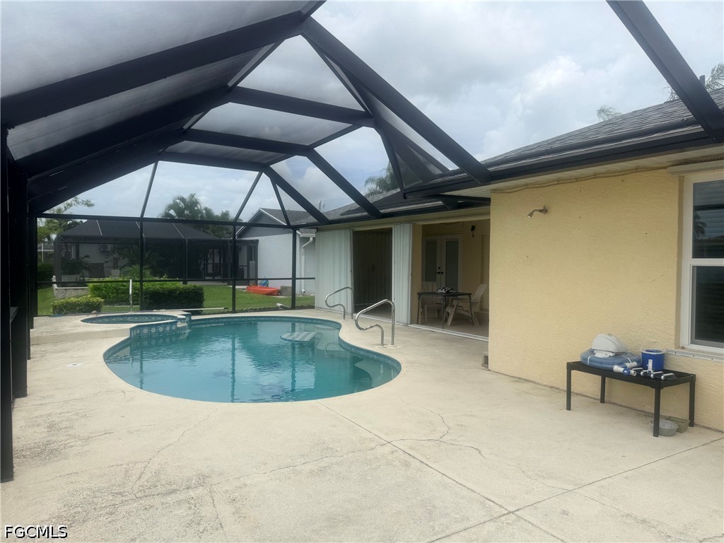 3 Bed Pool Home for Sale in Cape Coral, photo 6