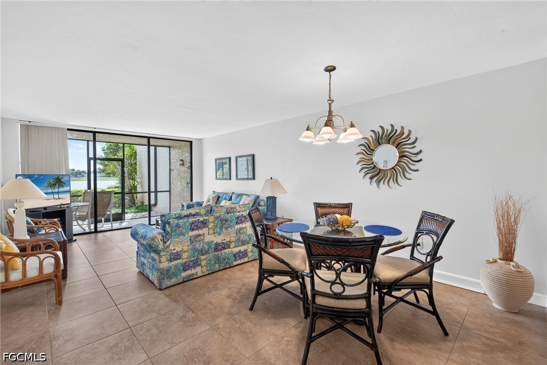 2 Bed Waterfront Home for Sale in Fort Myers, photo 6