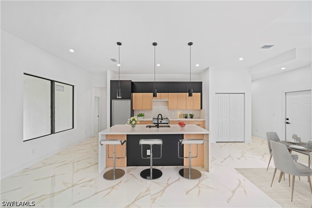 4 Bed SingleFamilyResidence for Sale in 900 Building, FL — photo 6