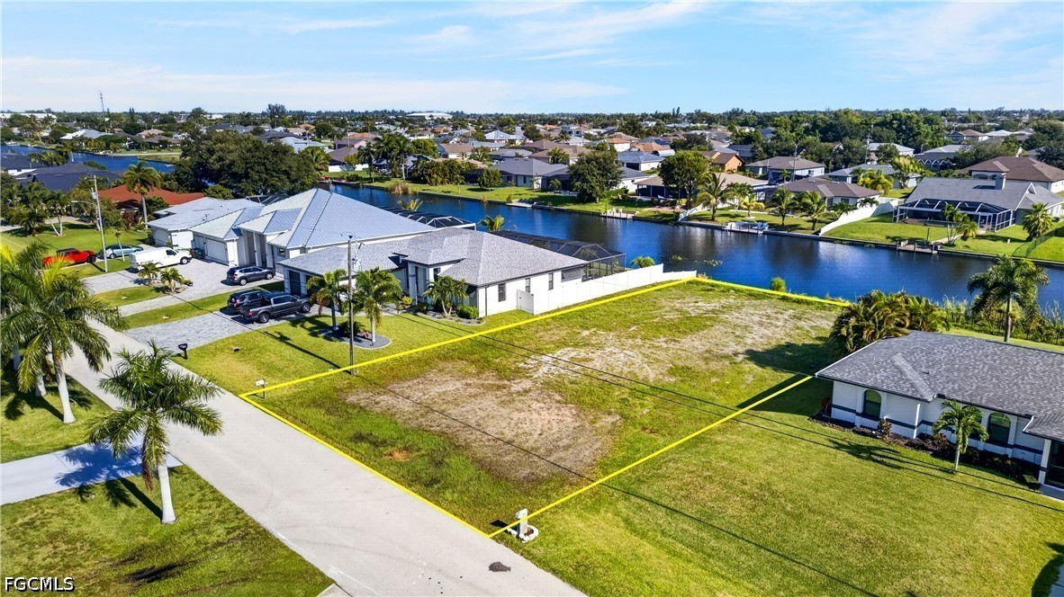 Waterfront Home for Sale in Cape Coral, photo 6
