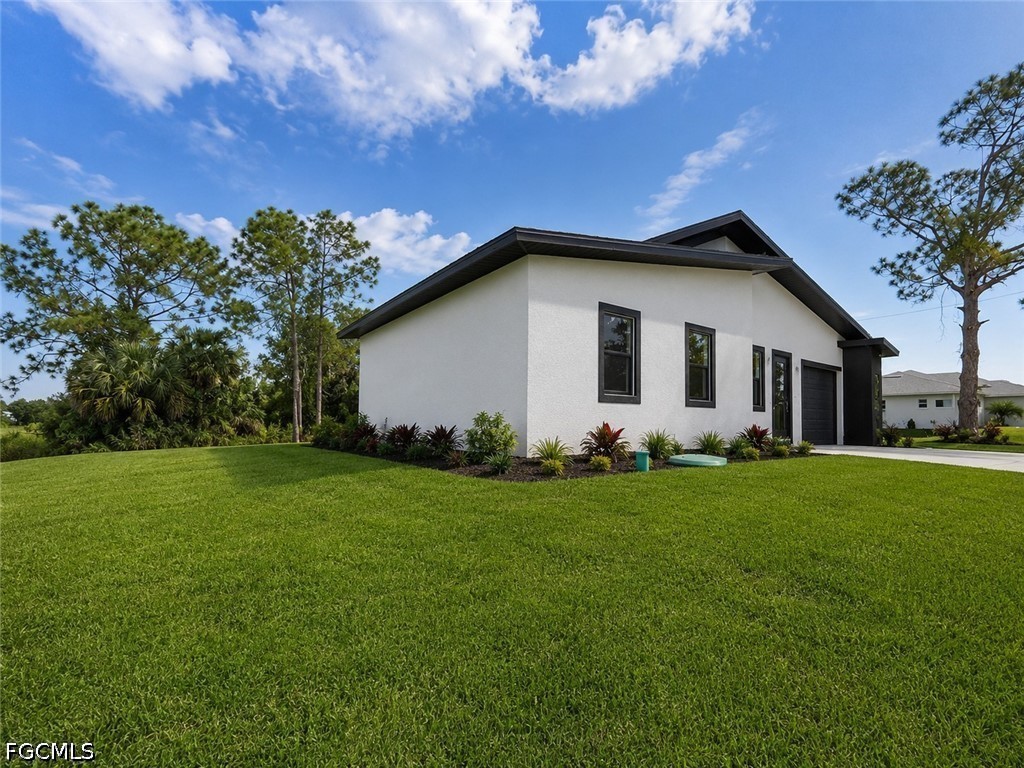 3 Bed SingleFamilyResidence for Sale in Lehigh Acres, FL — photo 6