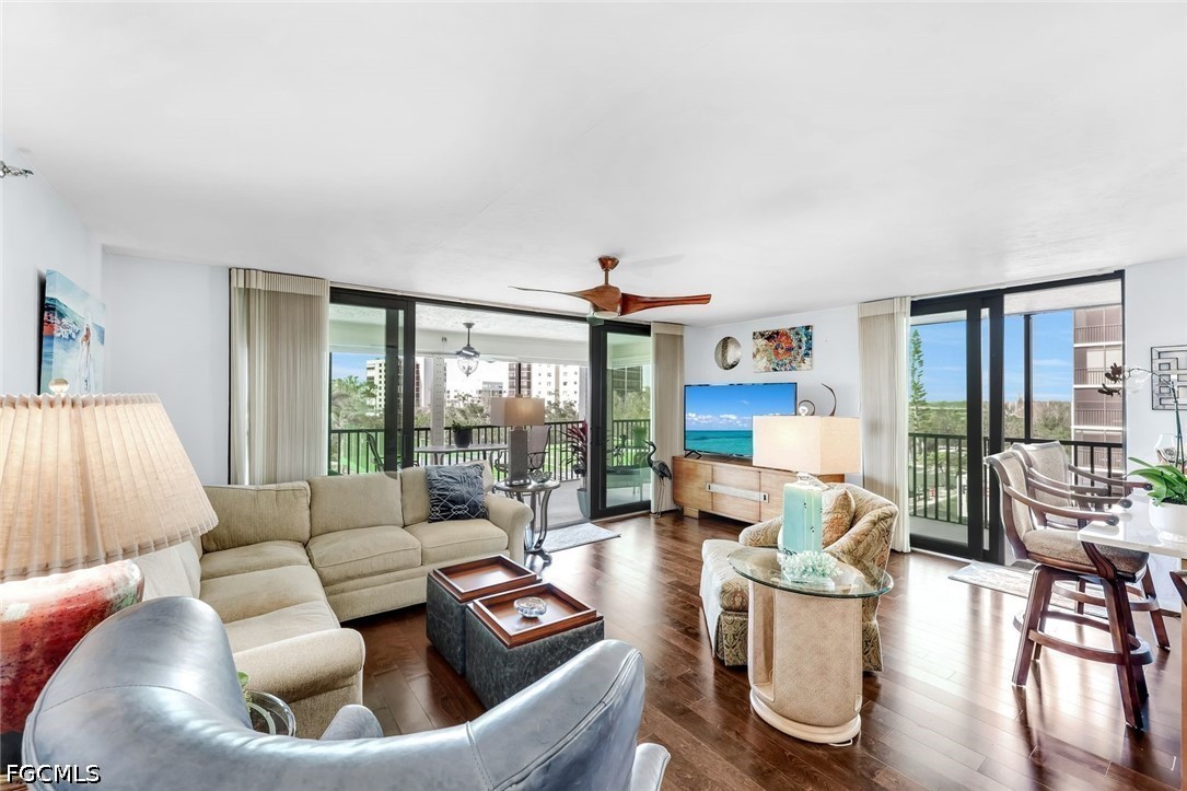 2 Bed Waterfront Home for Sale in Bonita Springs, photo 6