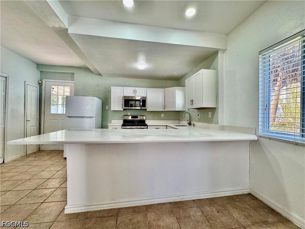 3 Bed SingleFamilyResidence for Sale in Fort Myers, FL — photo 6