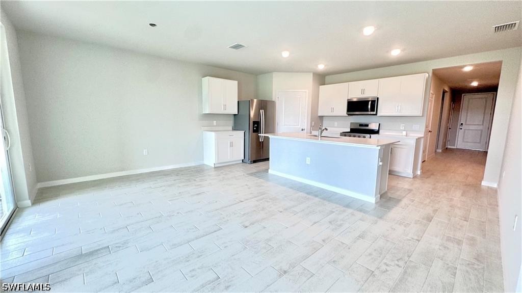 4 Bed SingleFamilyResidence for Sale in Palmetto Landing, FL — photo 6