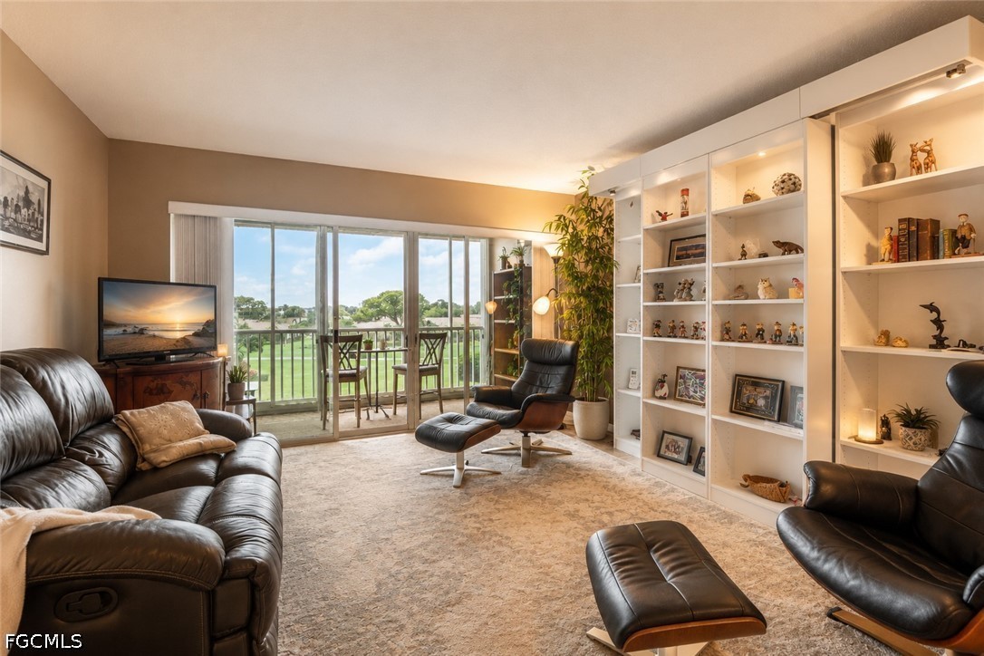 1 Bed Waterfront Home for Sale in Seven Lakes, photo 6