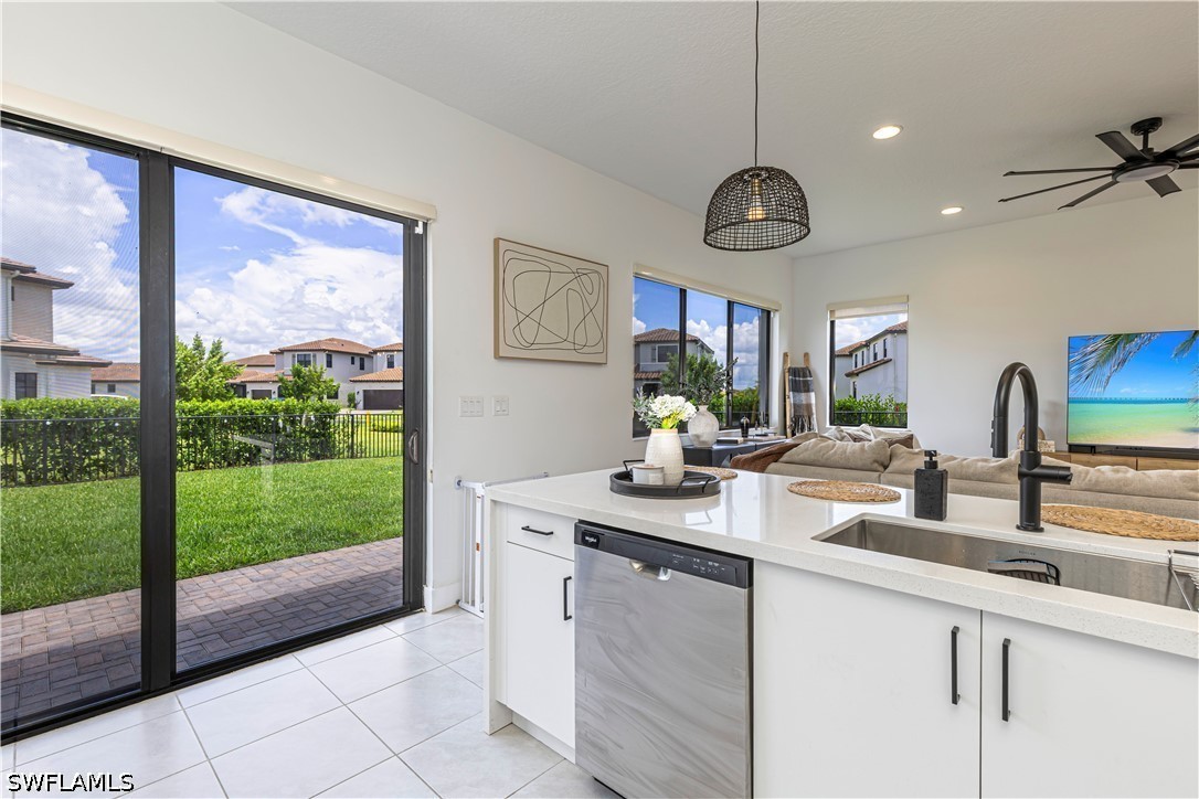 3 Bed SingleFamilyResidence for Sale in Silverwood, FL — photo 6