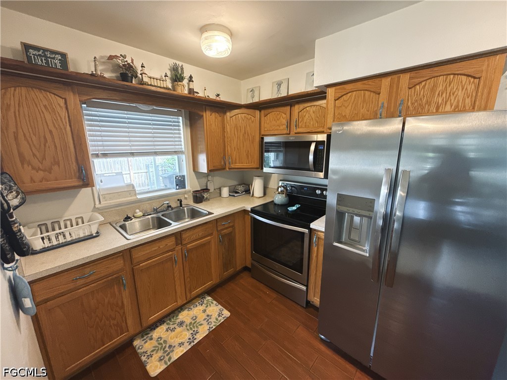 3 Bed SingleFamilyResidence for Sale in North Fort Myers, FL — photo 6