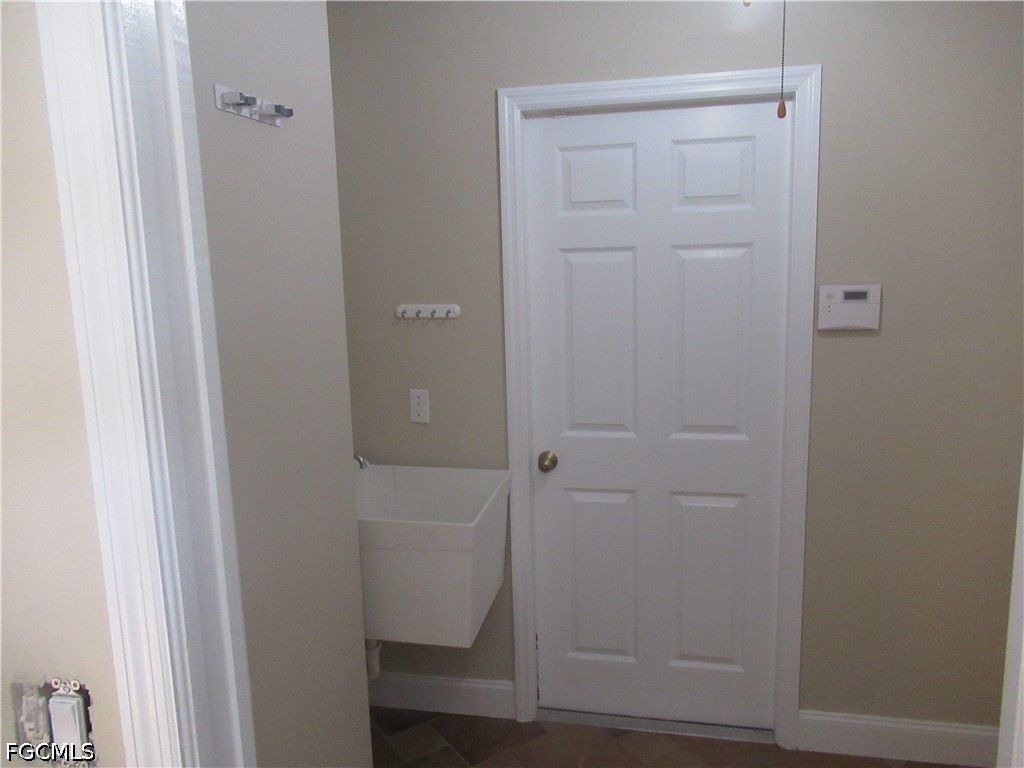 3 Bed SingleFamilyResidence for Sale in Cape Coral, photo 6