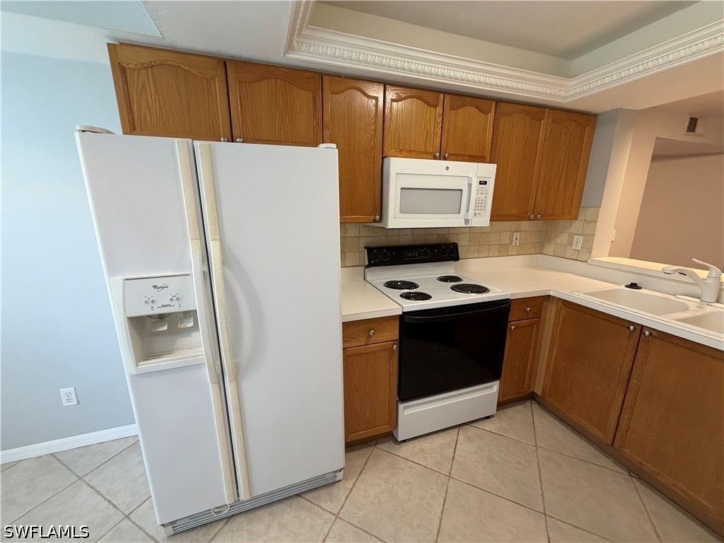 2 Bed Condominium for Sale in Pine Haven Condo, FL, $1,650 — photo 6