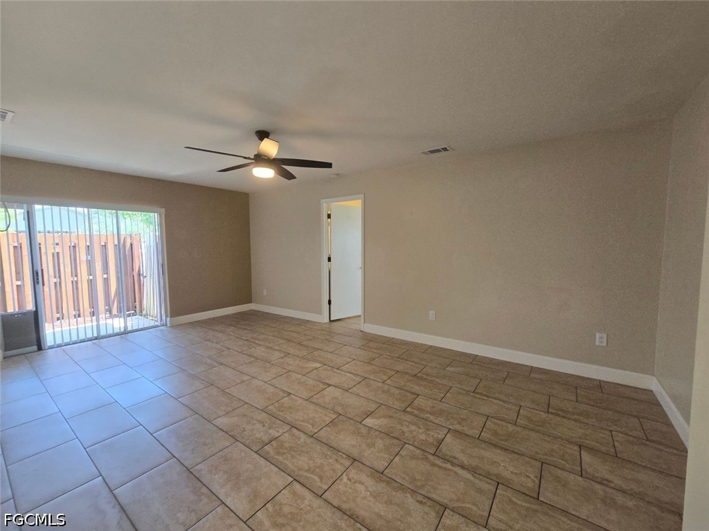 3 Bed SingleFamilyResidence for Sale in North Fort Myers, FL — photo 6
